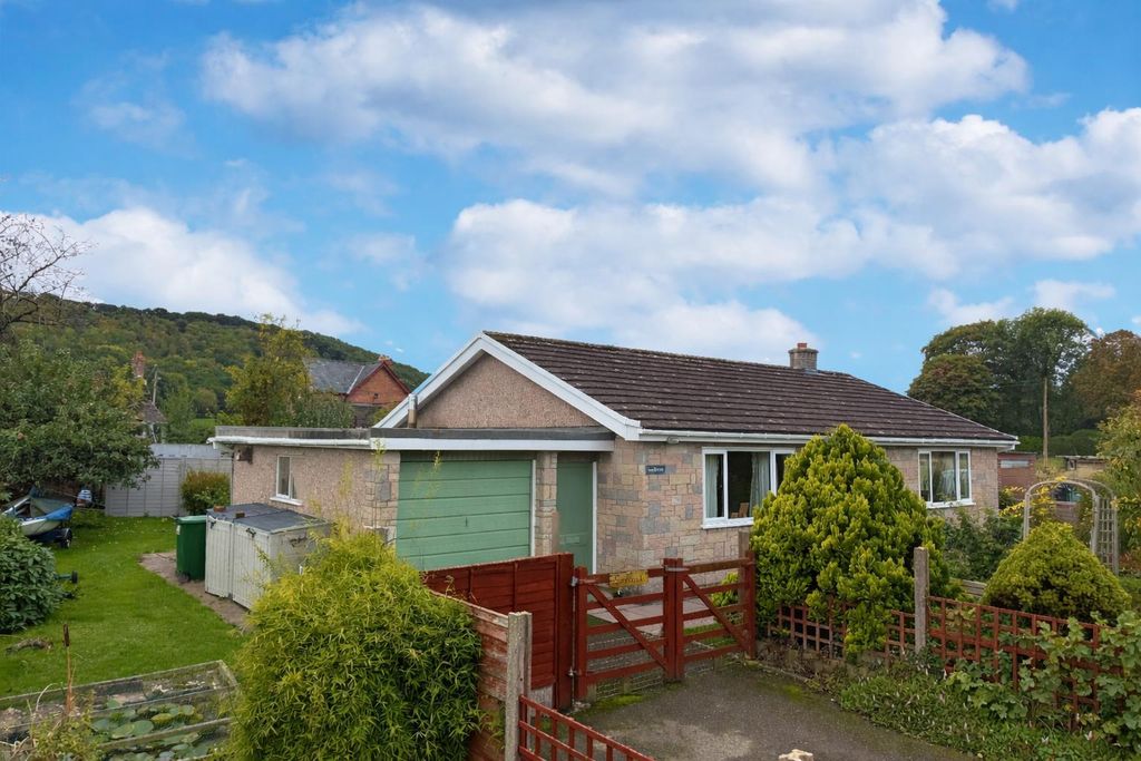 3 bed bungalow for saleWalton, Presteigne LD8