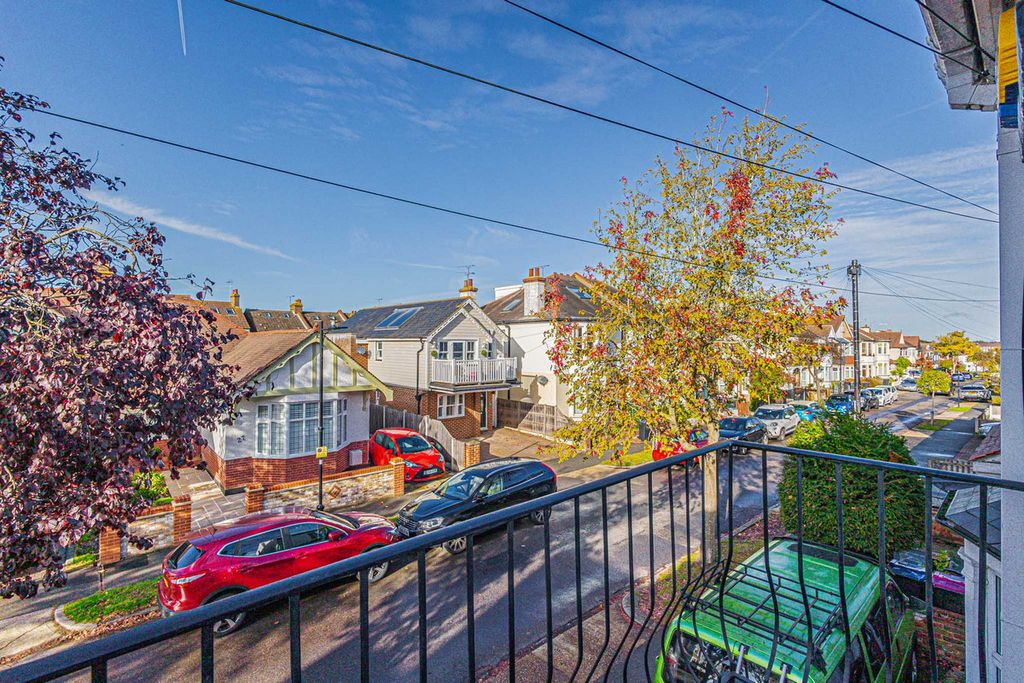 Additional image 34 of 3 bed detached house for saleFernleigh Drive, Leigh-On-Sea SS9