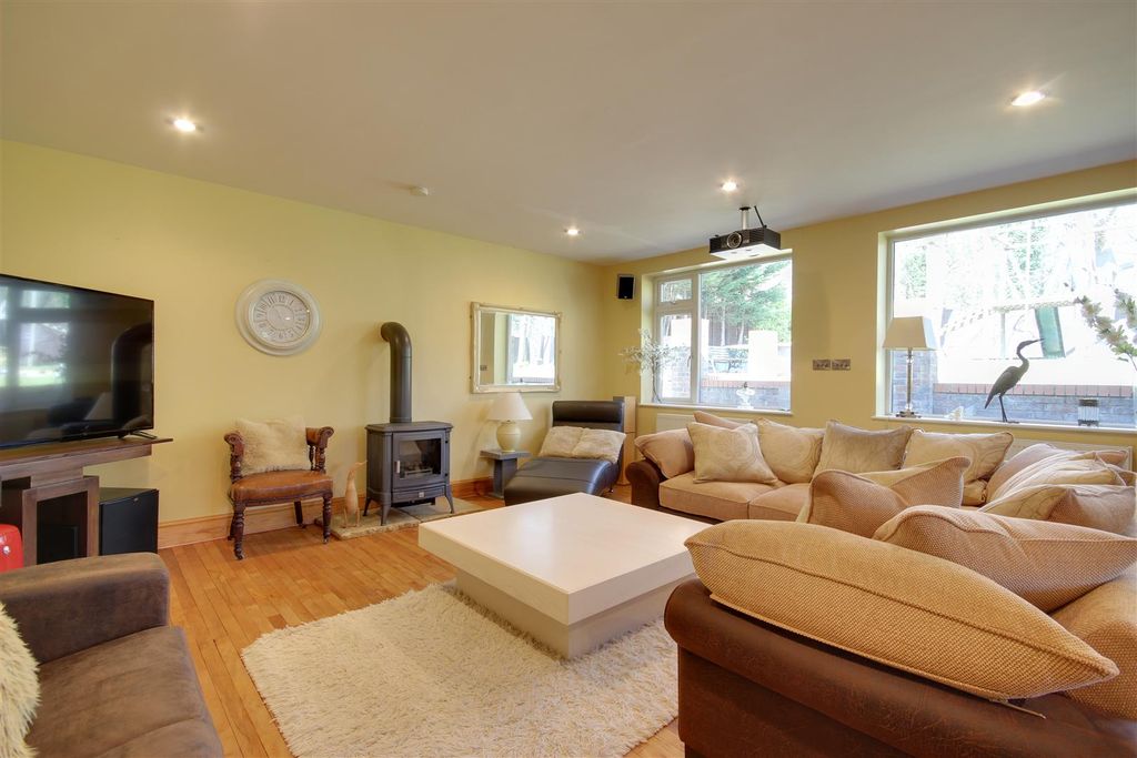Additional image 8 of 6 bed detached house for saleWoodlands Rise, North Ferriby HU14
