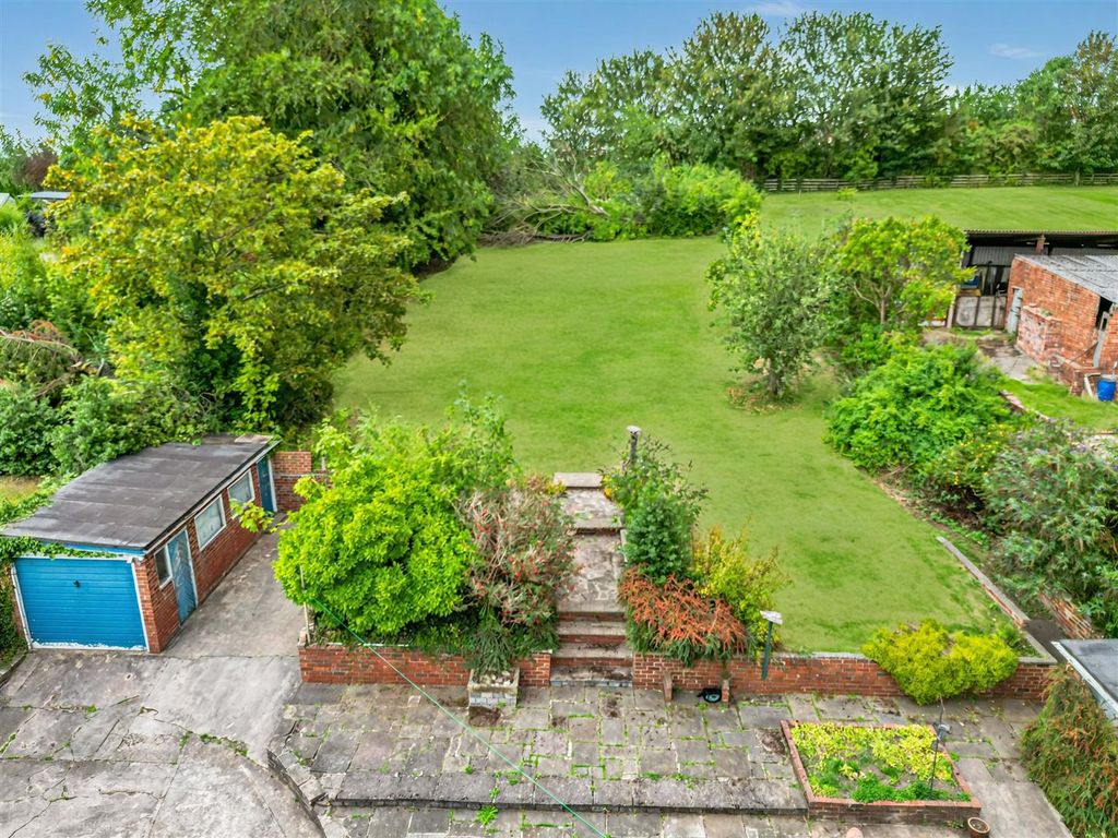 Additional image 27 of 3 bed detached bungalow for saleKnottingley Road, Pontefract WF8