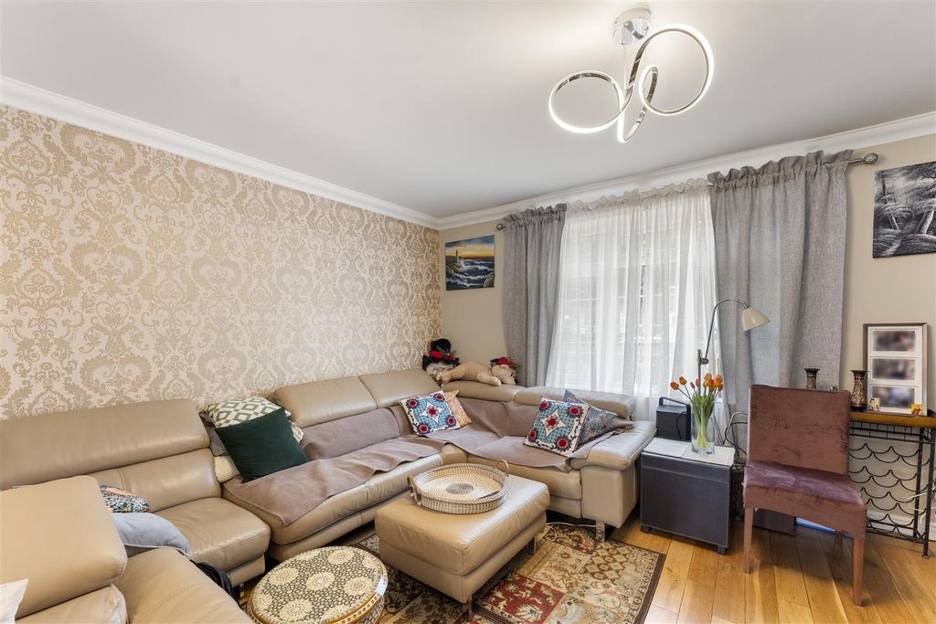 Additional image 4 of 6 bed semi-detached house for saleRushdene Crescent, Northolt UB5