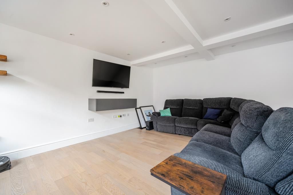 Additional image 5 of 2 bed flat for saleNewbury, Berkshire RG14