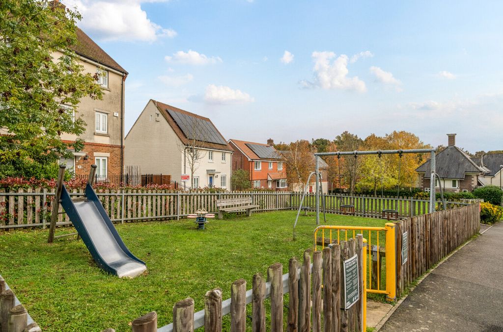 Additional image 13 of 2 bed flat for saleRiverside, Codmore Hill, Pulborough RH20
