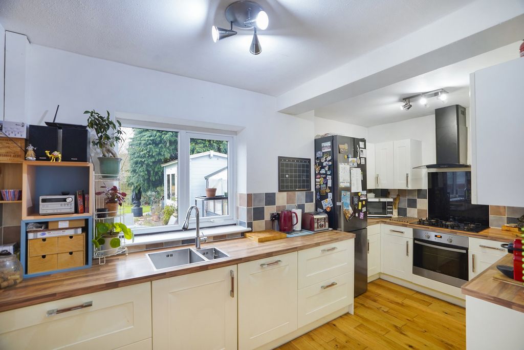 Additional image 16 of 4 bed semi-detached house for saleElmhirst Road, Lutterworth LE17