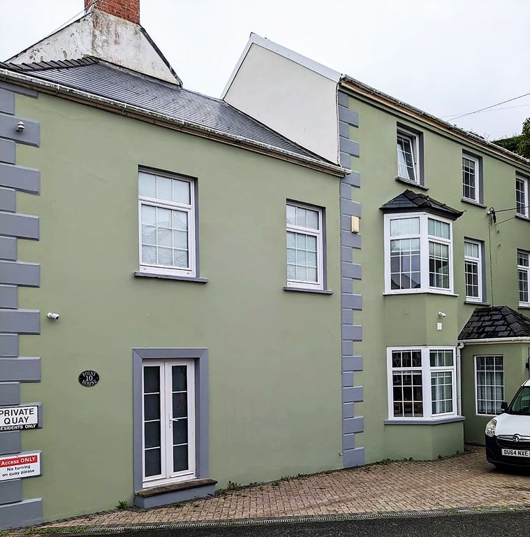 6 bed end terrace house for saleHakin Point, Milford Haven SA73