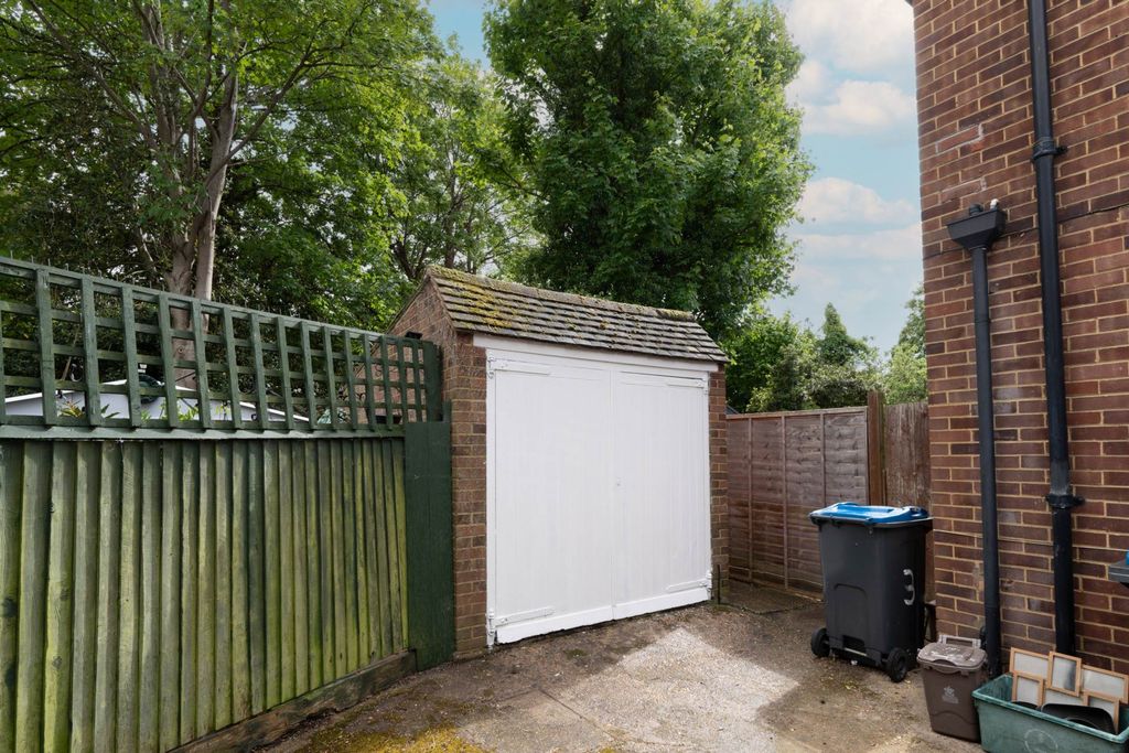 Additional image 11 of 2 bed maisonette for saleSussex Close, New Malden KT3