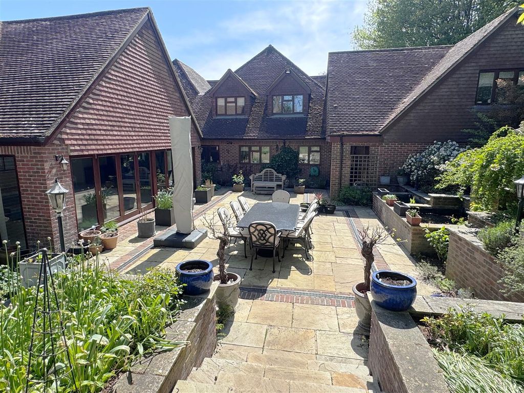 Additional image 40 of 6 bed detached house for saleBickleigh Ridge, Yew Gate, Newbury RG14
