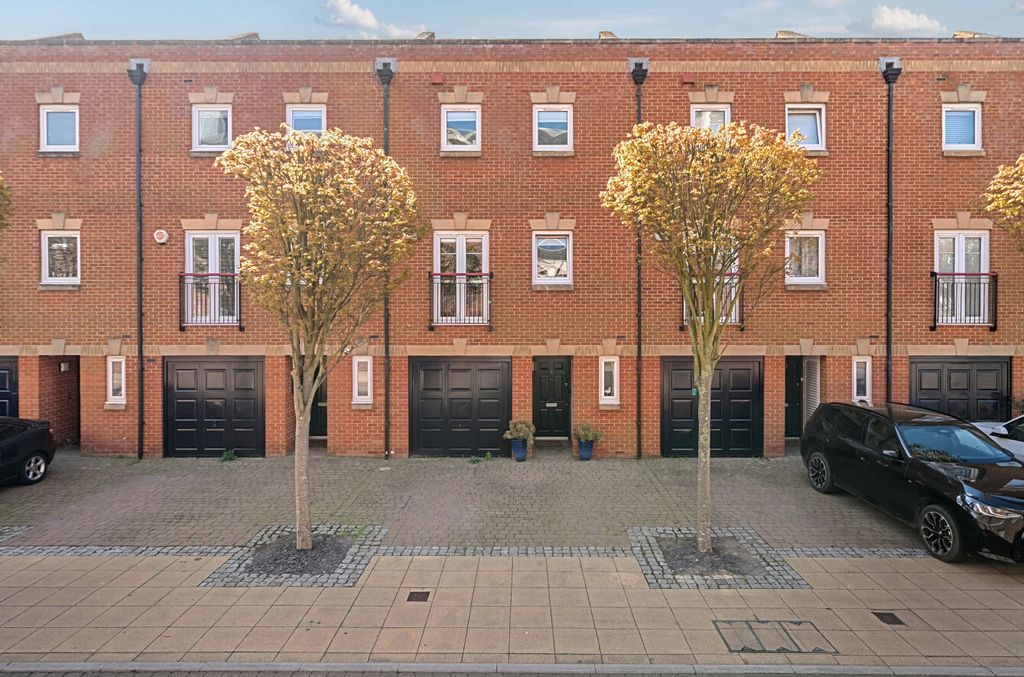 Additional image 2 of 4 bed detached house for salePerseus Terrace, Gunwharf Quays, Portsmouth, Hampshire PO1