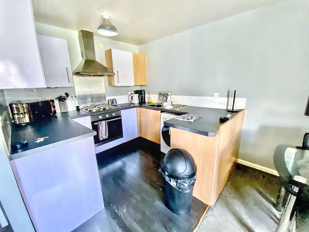 2 bed flat for saleWarren Road, Hartlepool TS24 photo 4