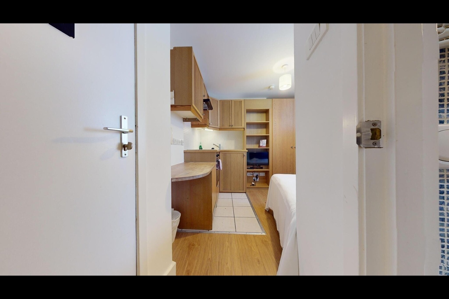 Studio Flat, Cartwright Gardens, WC1H, N1 7GU photo 4