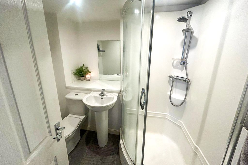 Additional image 8 of 2 bed flat for saleSouth Victoria Dock Road, Dundee, Angus DD1