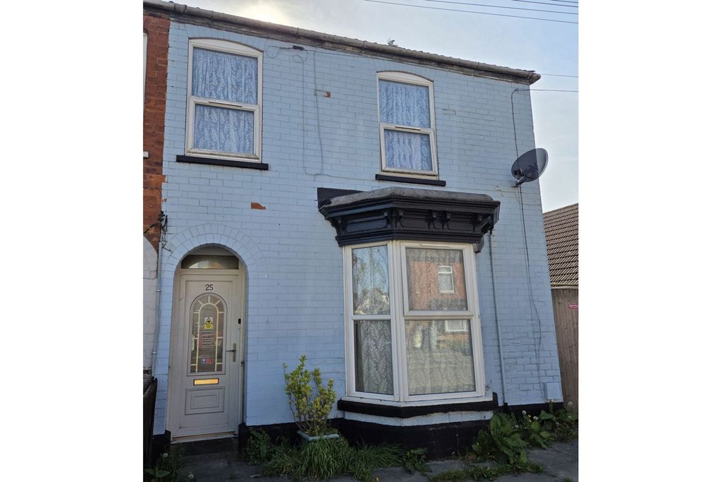 3 bed semi-detached house for saleWellington Road, Mablethorpe LN12