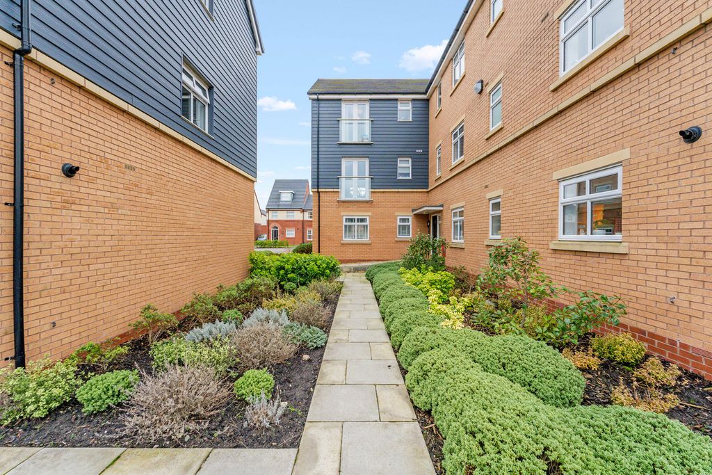 2 bed flat for saleCurzon Avenue, Northwich CW8