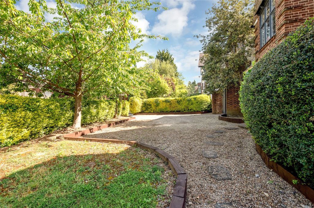 6 bed detached house for saleToller Road, Stoneygate, Leicester LE2 photo 4