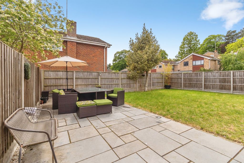 4 bed detached house for saleCotefield Drive, Leighton Buzzard LU7 photo 2
