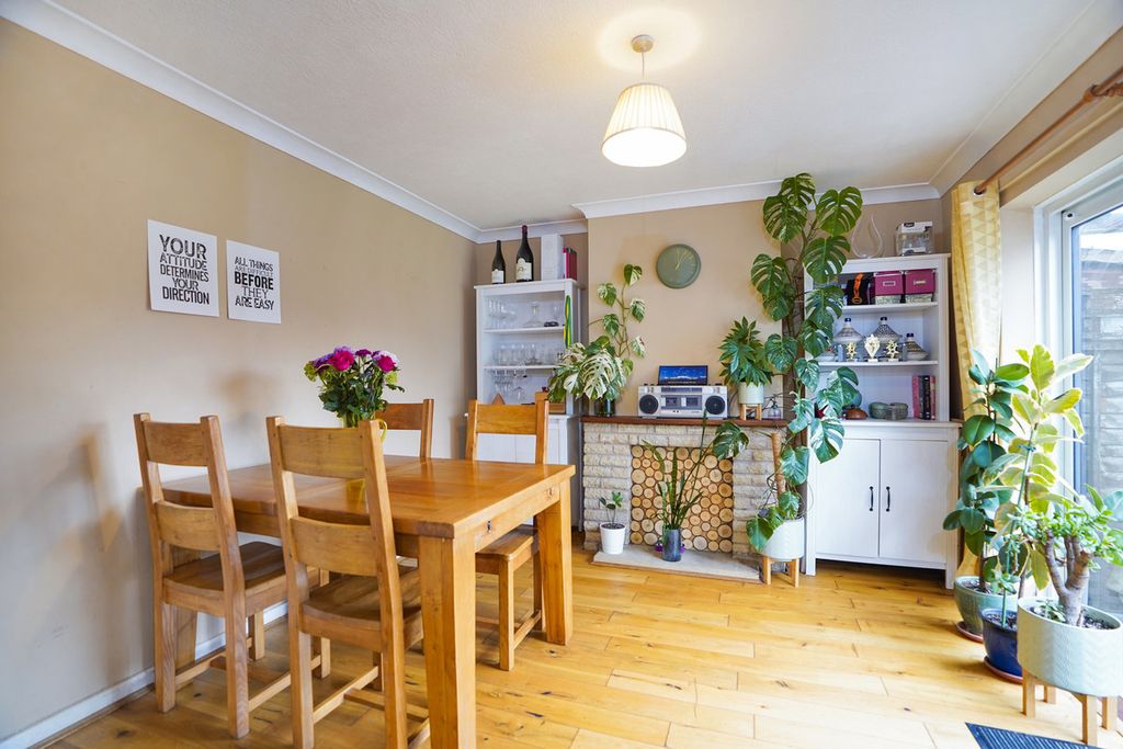 Additional image 4 of 4 bed semi-detached house for saleElmhirst Road, Lutterworth LE17