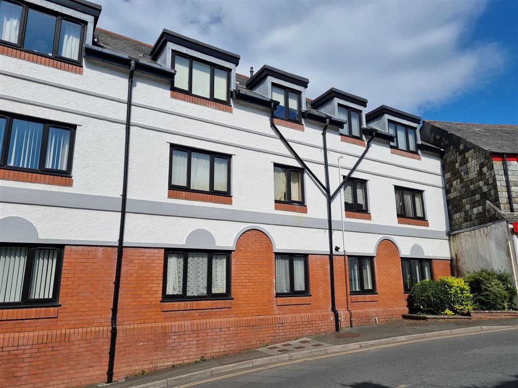 2 bed flat for saleWestgate Mews, Launceston PL15