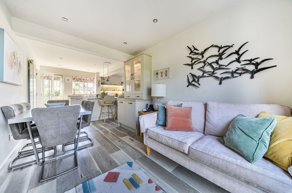Additional image 3 of 4 bed link detached house for saleThe Spinney, Lechlade, Gloucestershire GL7