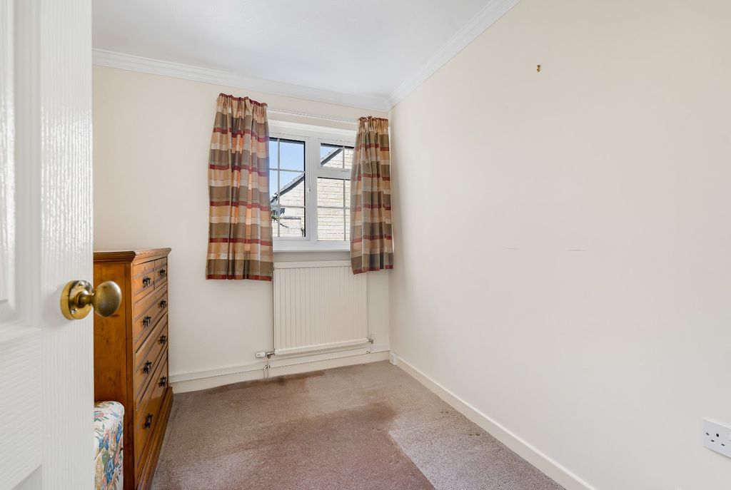 Additional image 8 of 3 bed bungalow for saleBriary Road, Lechlade, Gloucestershire GL7