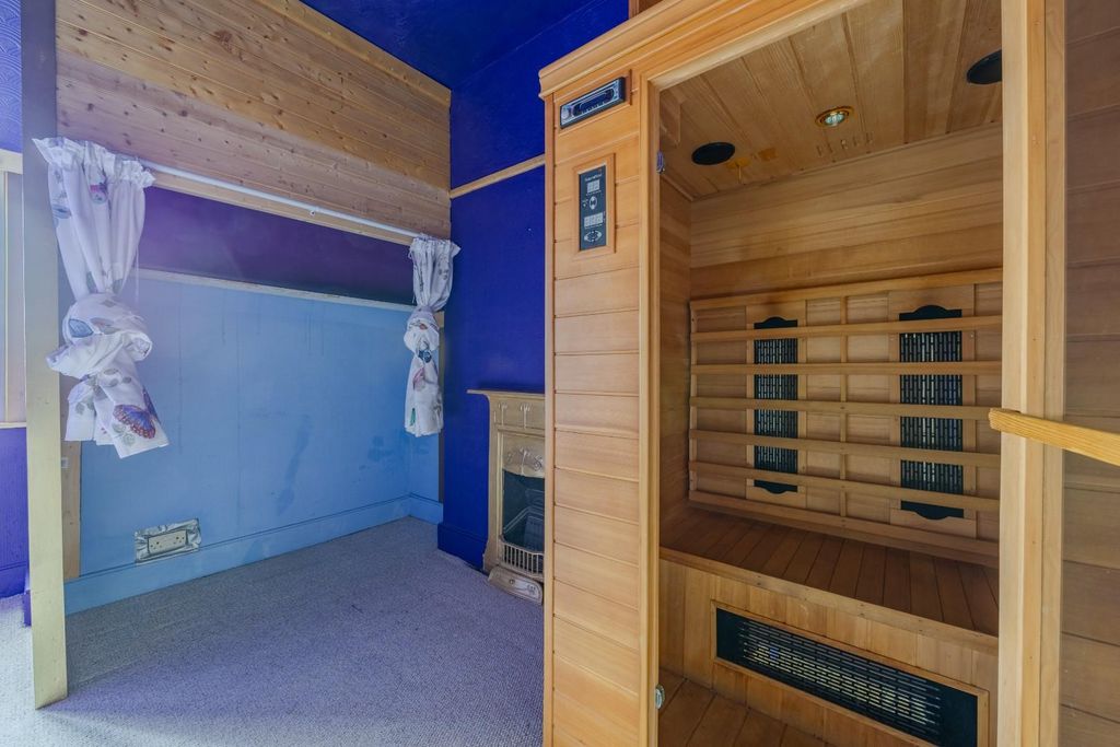 Additional image 26 of 3 bed flat for saleCliff Gardens, Leigh-On-Sea SS9