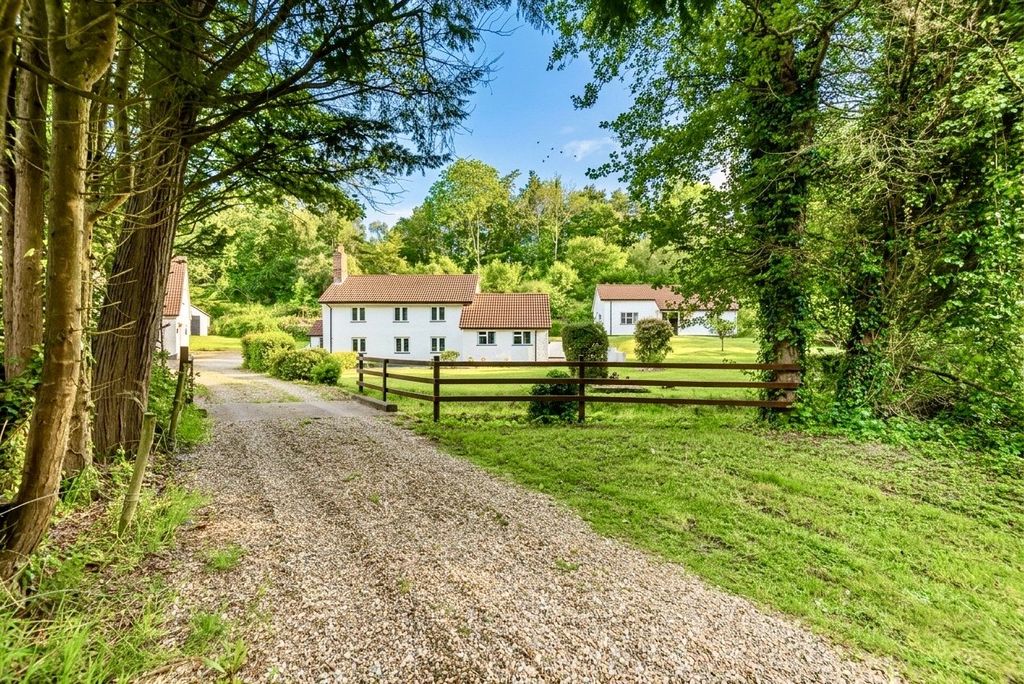 5 bed cottage for saleWest Hill Road, West Hill, Ottery St. Mary, Devon EX11