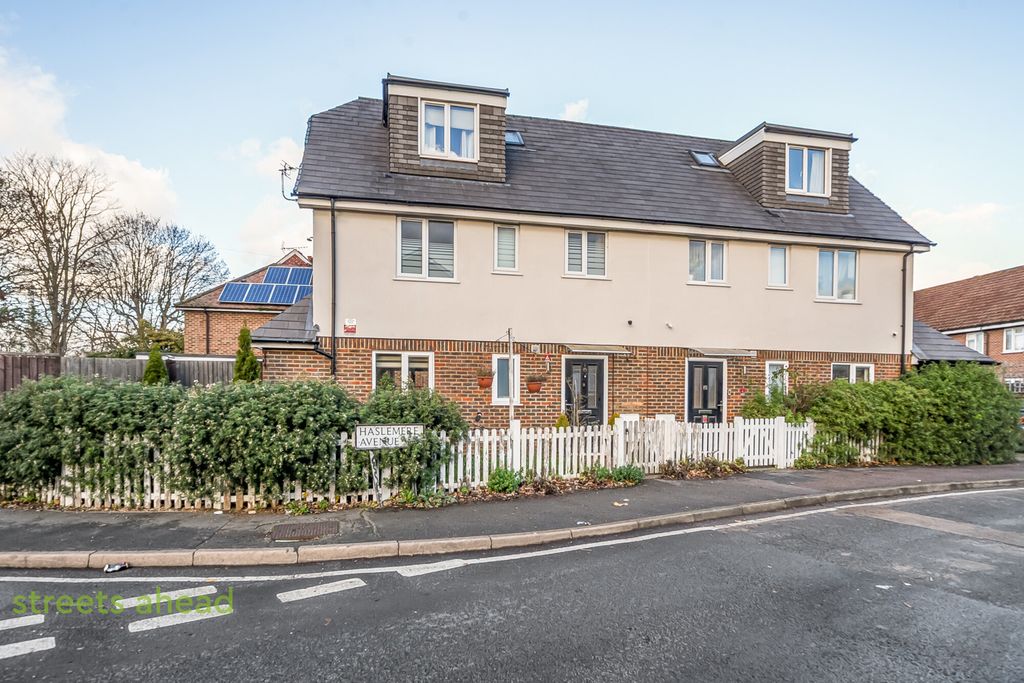 3 bed semi-detached house for saleHaslemere Avenue, Mitcham, Surrey CR4