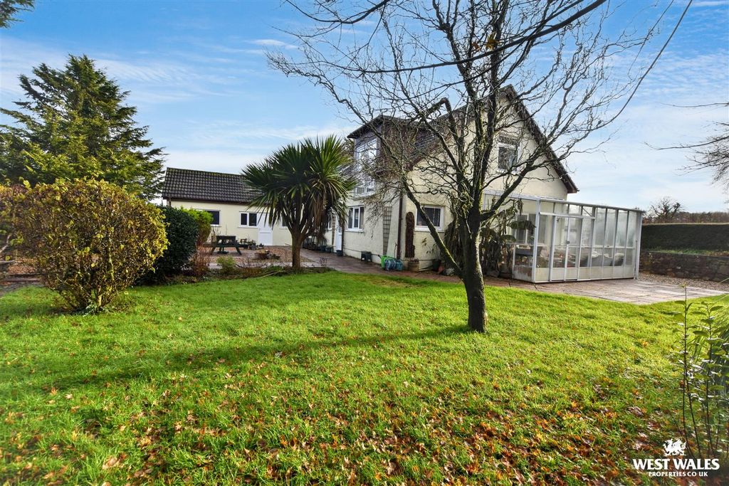 4 bed detached bungalow for saleTempleton, Narberth SA67