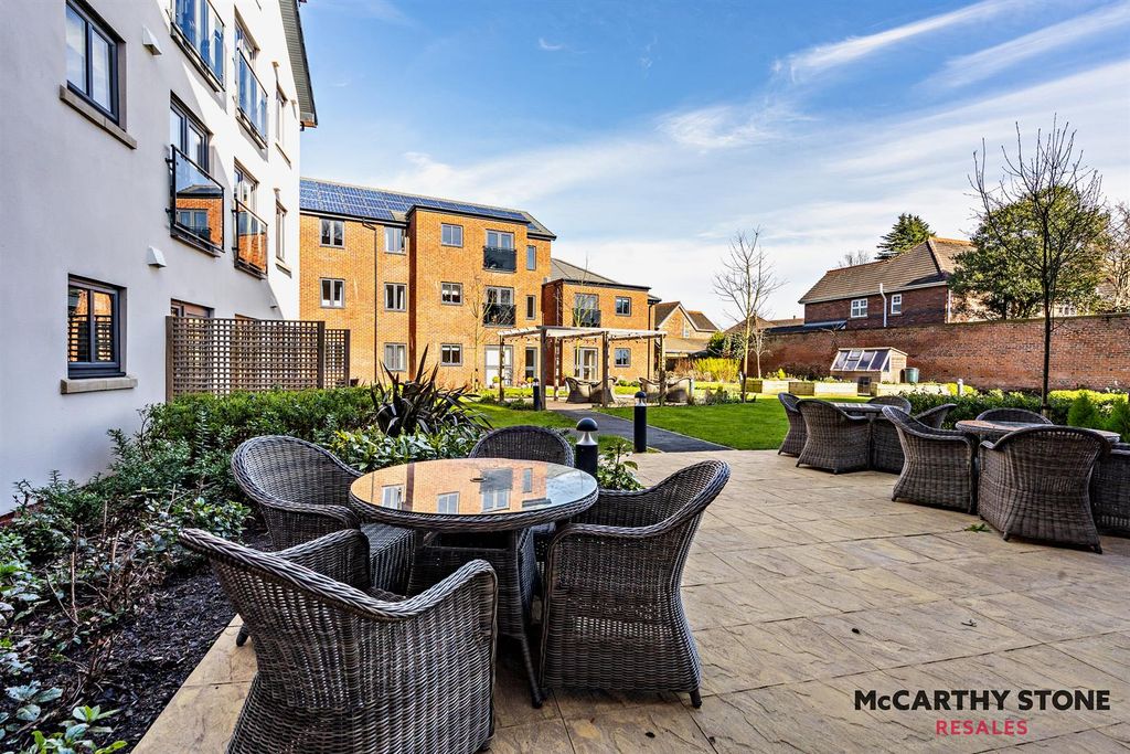 Additional image 17 of 2 bed flat for saleBurlington Gardens, Leyland PR25