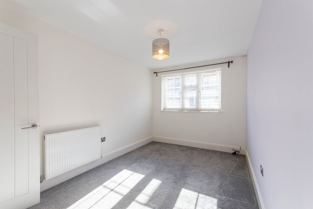 Additional image 15 of 2 bed flat for saleBeacon Hill, Maldon CM9