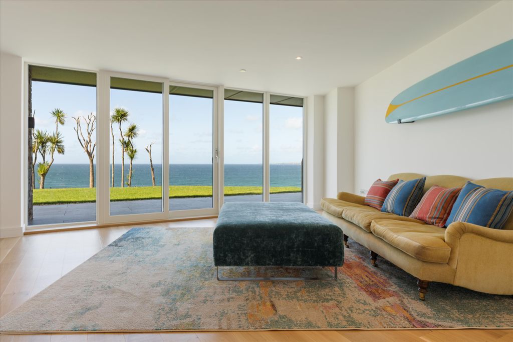 Additional image 3 of 2 bed flat for saleTrebarwith Crescent, Newquay, Cornwall TR7