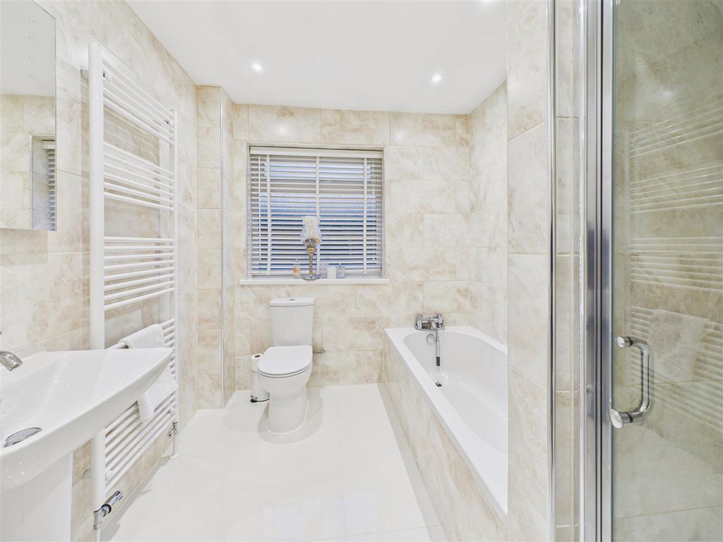 Additional image 18 of 4 bed detached house for saleAston Hall Drive, North Ferriby HU14