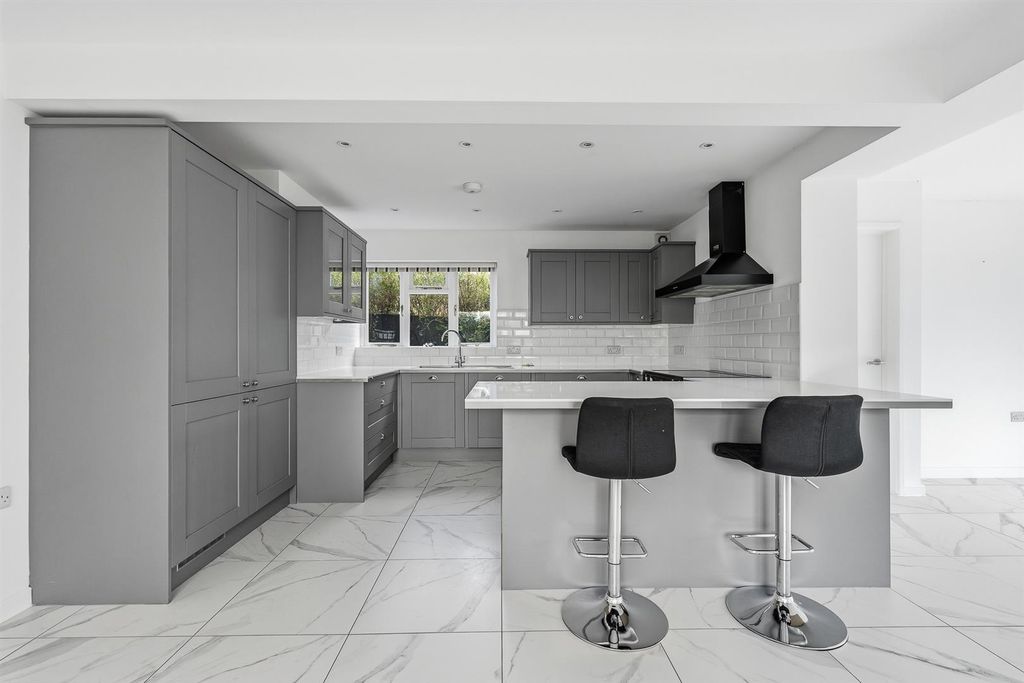 Additional image 4 of 5 bed detached house for saleSt. Lawrence Drive, Cringleford NR4