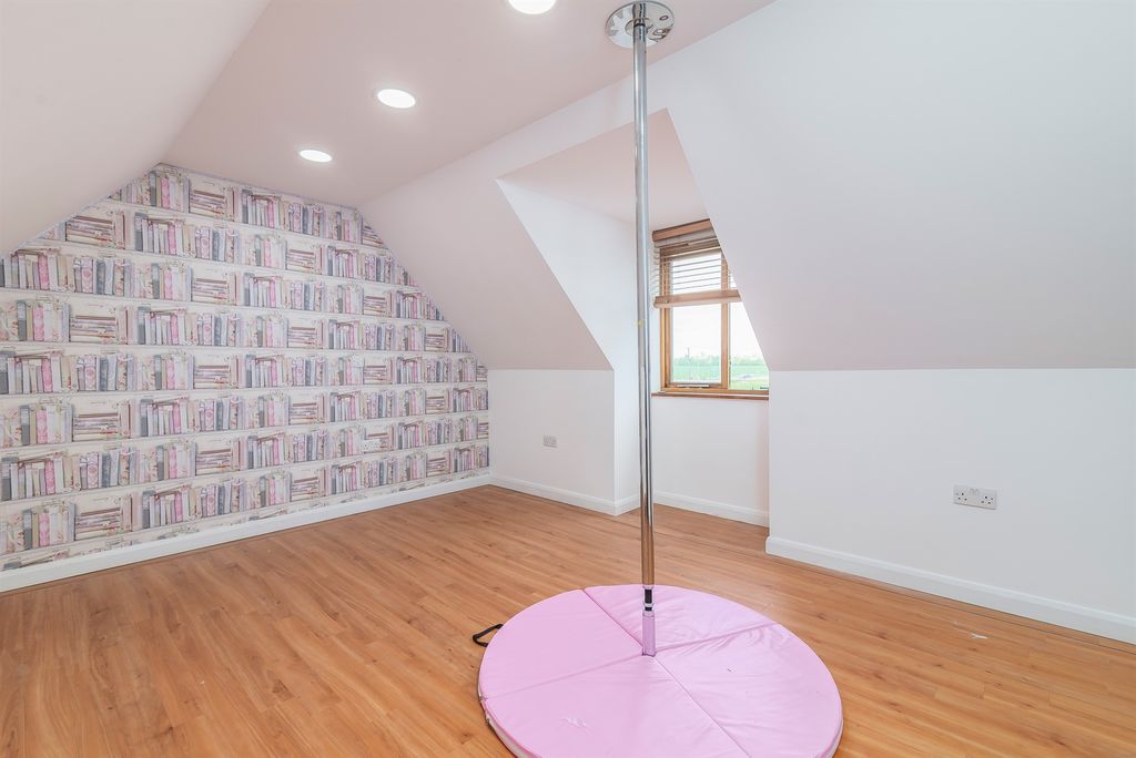 Additional image 19 of 5 bed detached house for saleLangford Road, Maldon CM9