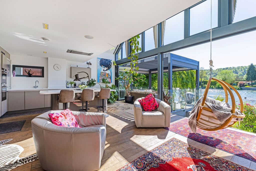 Additional image 6 of 4 bed detached house for saleMill Road, Marlow SL7