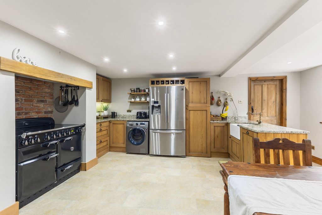 Additional image 7 of 4 bed detached house for saleCastle Cottage, Spink Lane, Pontefract WF8