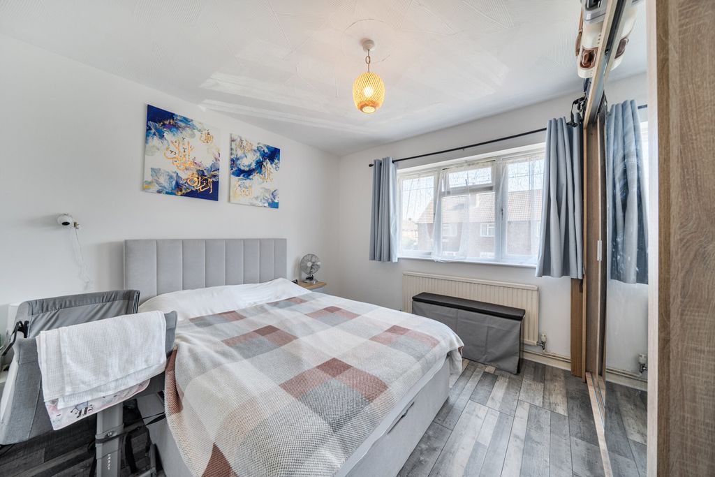 Additional image 5 of 2 bed maisonette for saleCheltenham Close, Northolt UB5