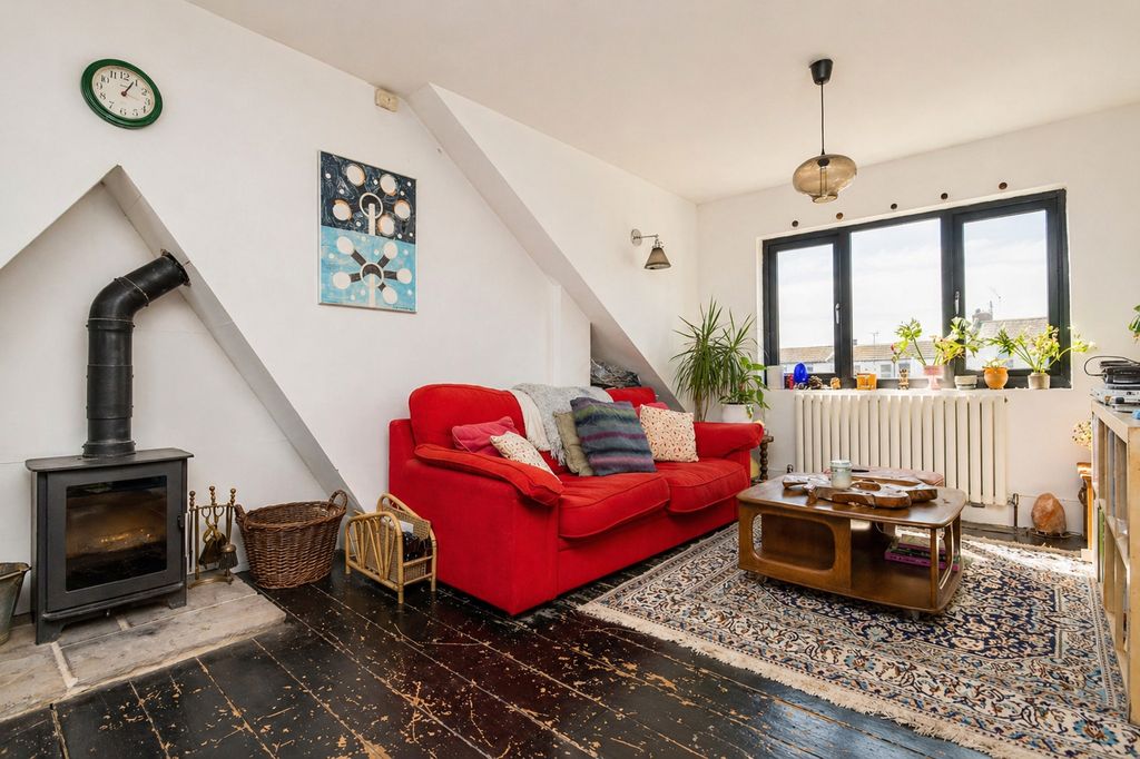 Additional image 5 of 3 bed flat for saleStation Road, Margate, Kent CT9