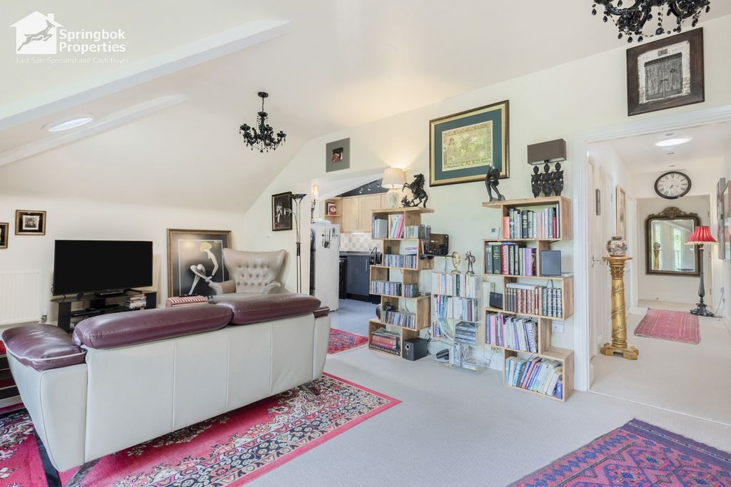 Additional image 4 of 2 bed flat for saleWilhelmina Close, Leamington Spa, Warwickshire CV32