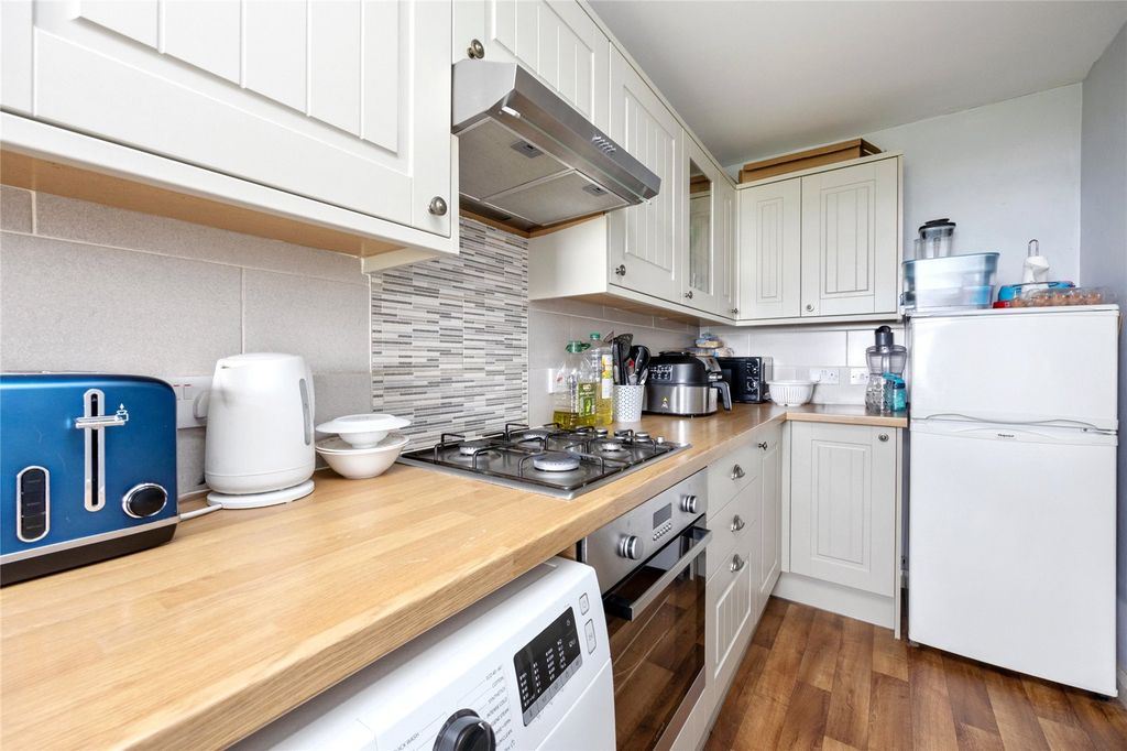 Additional image 3 of 2 bed flat for saleMarlin Court, 32 Brighton Road, Lancing, West Sussex BN15