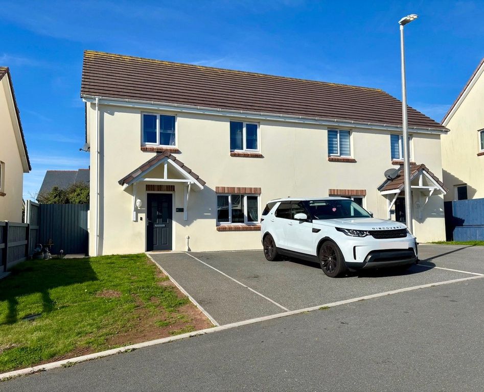 3 bed semi-detached house for saleBeaconing Drive, Steynton, Milford Haven SA73