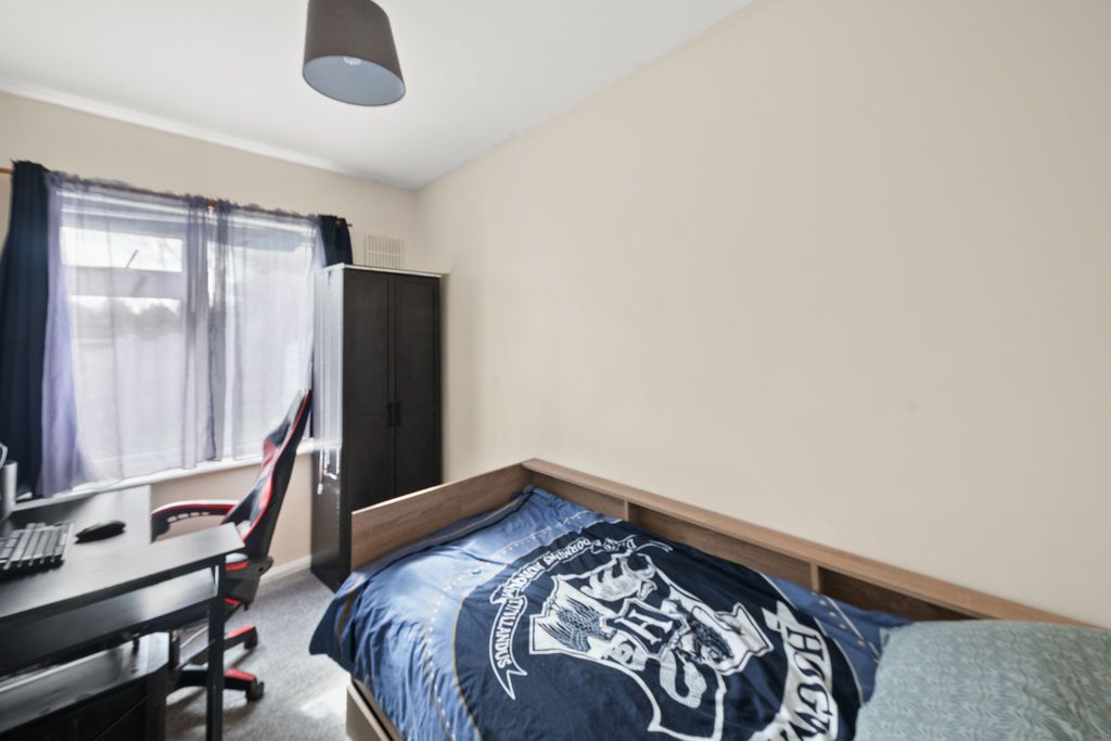 Additional image 5 of 2 bed maisonette for salePetworth Close, Northolt UB5