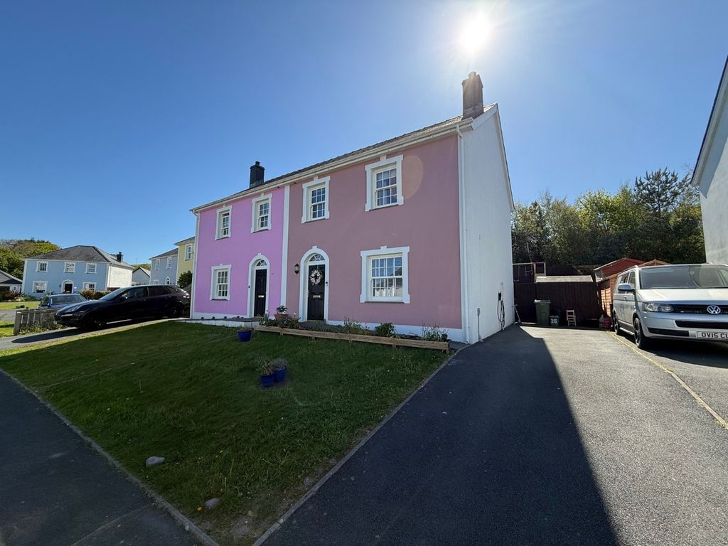 3 bed semi-detached house for saleStad Craig Ddu, Llanon SY23