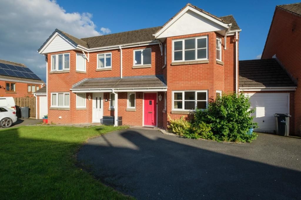 3 bed property for saleTremont Park, Llandrindod Wells LD1