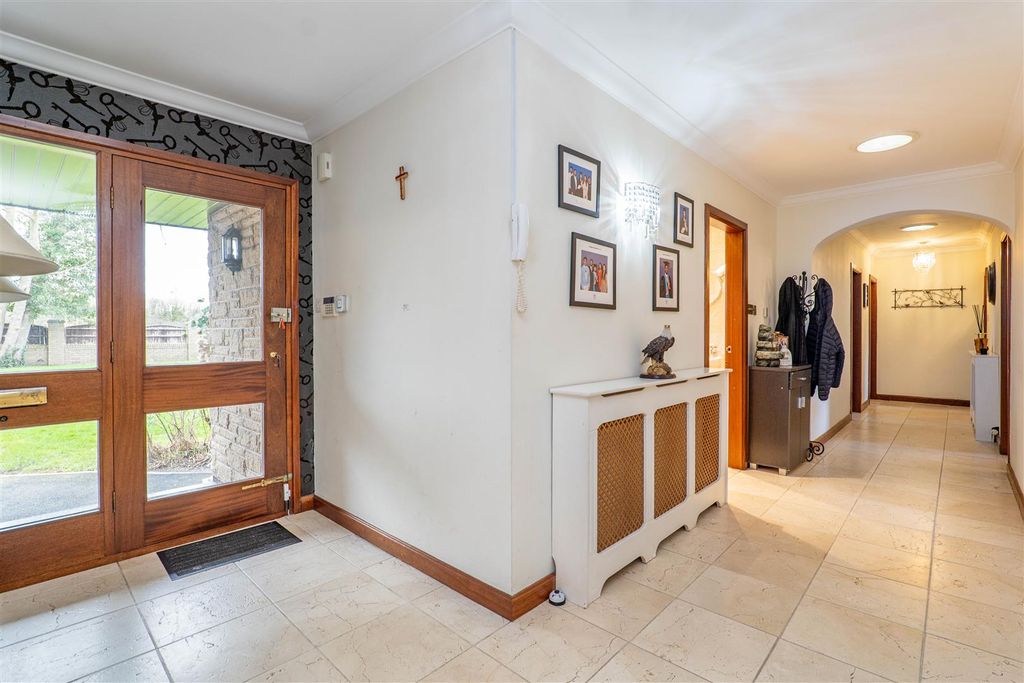 4 bed detached bungalow for saleCocker Lane, Leyland PR26 photo 5
