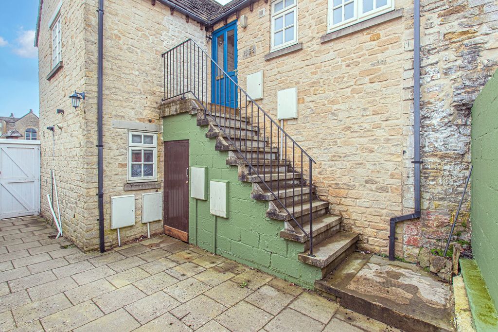 Additional image 5 of 2 bed flat for saleLondon Road, Tetbury GL8