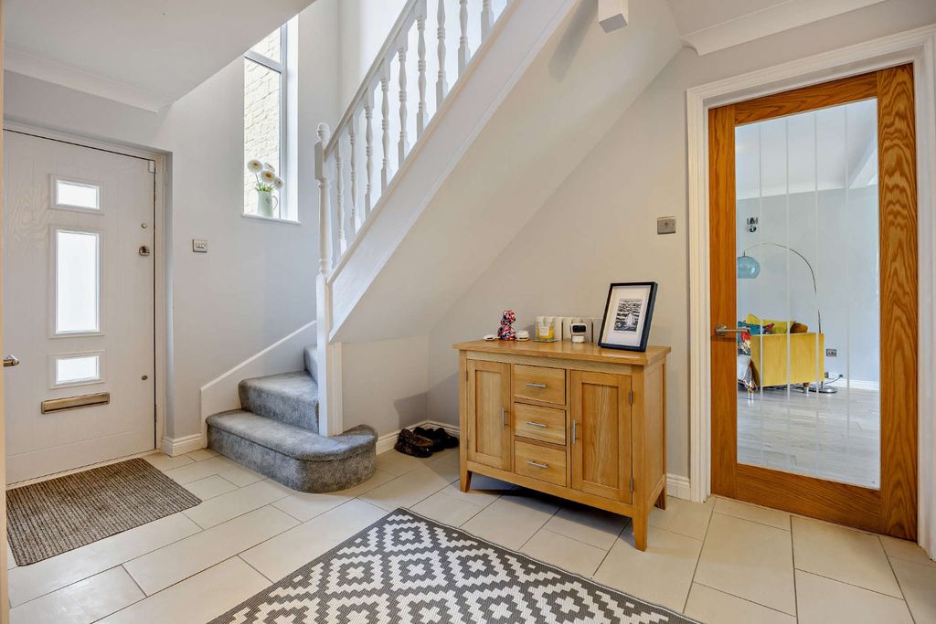 Additional image 3 of 6 bed detached house for salePerrinsfield, Lechlade, Gloucestershire GL7