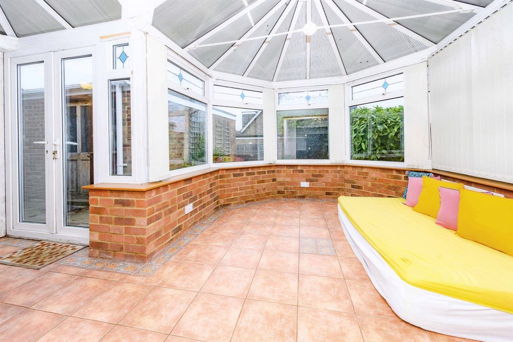 Additional image 9 of 3 bed semi-detached house for saleTurnpike Drive, Luton LU3
