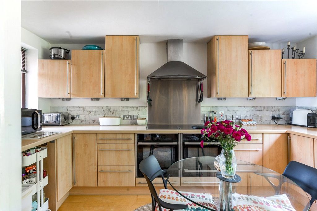 Additional image 10 of 4 bed detached house for saleHughes Close, Marlborough, Wiltshire SN8