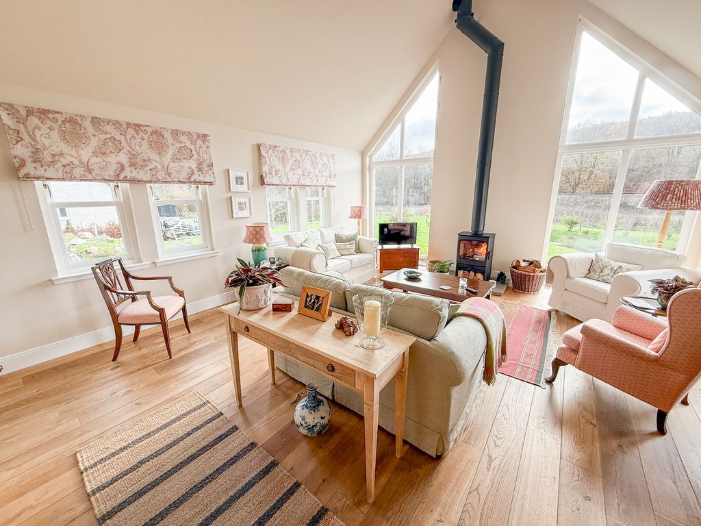 5 bed detached house for saleDalshian, Pitlochry PH16 photo 2