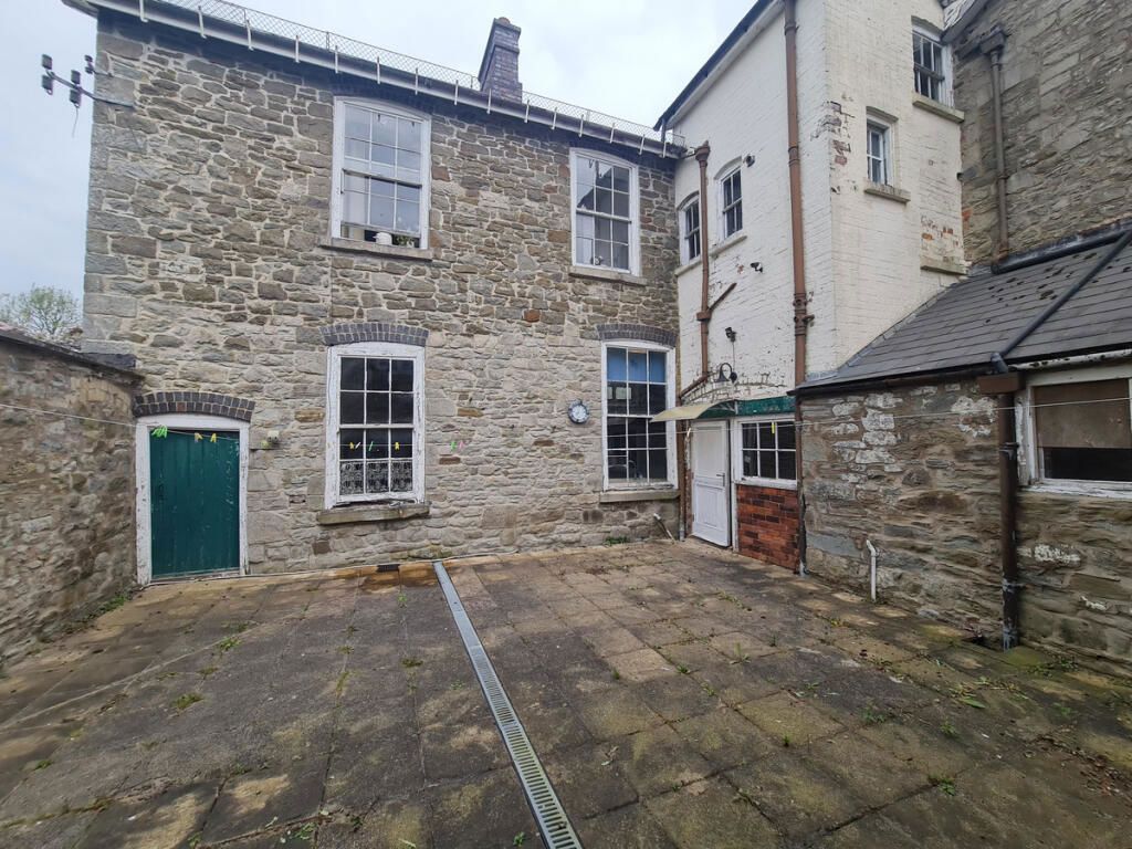 10 bed property for salePresteigne LD8 photo 5